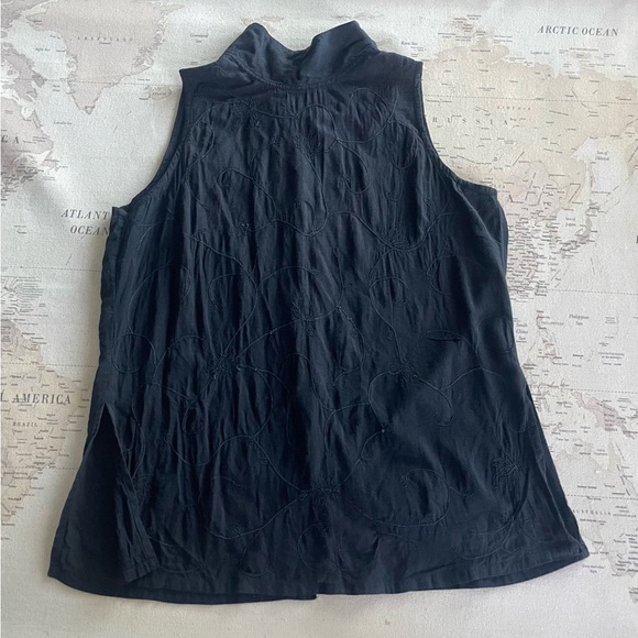 April Cornell Black Sleeveless Top Butyon Back Embroidered Size Large - Picture 1 of 8